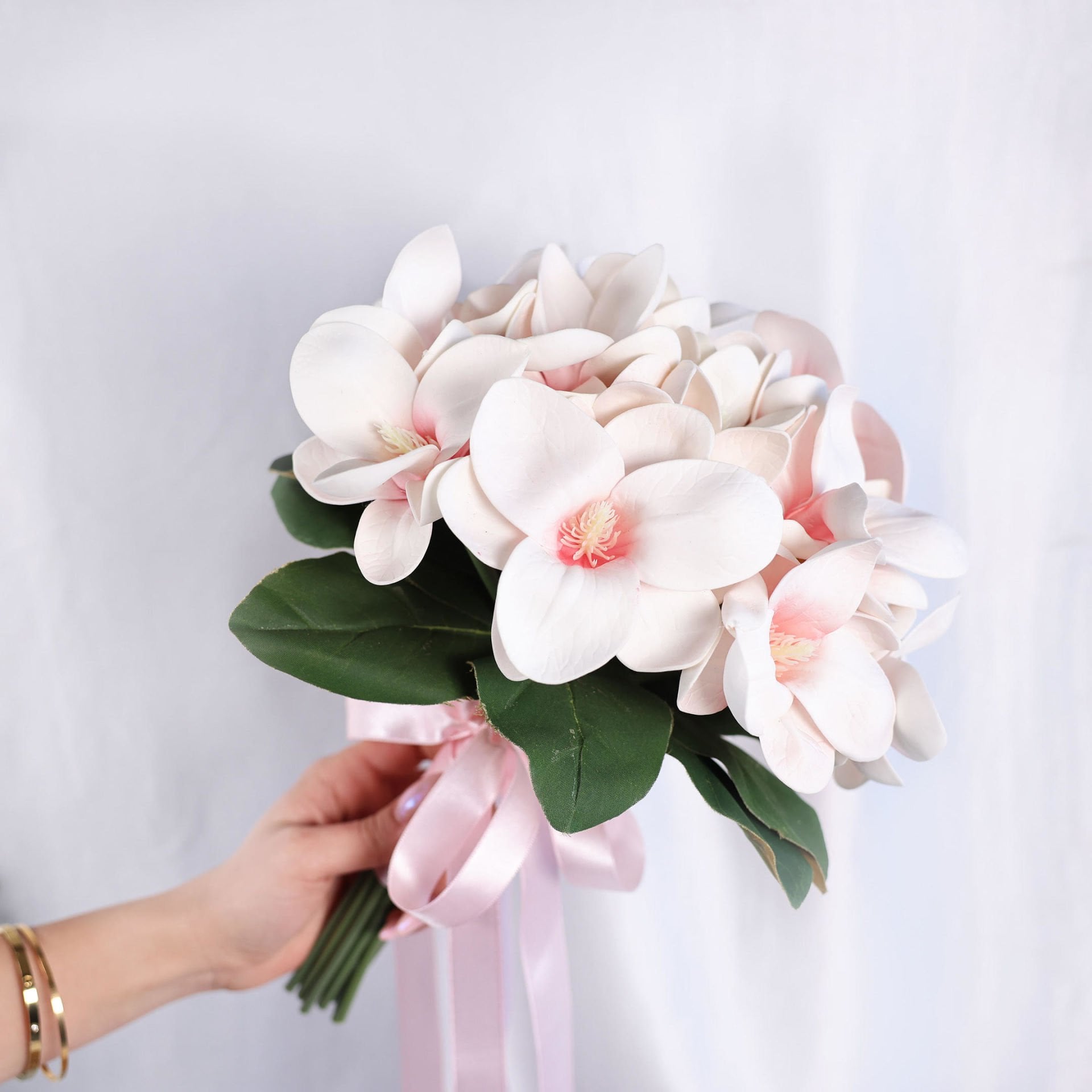 ROMANTIC MAGNOLIA
