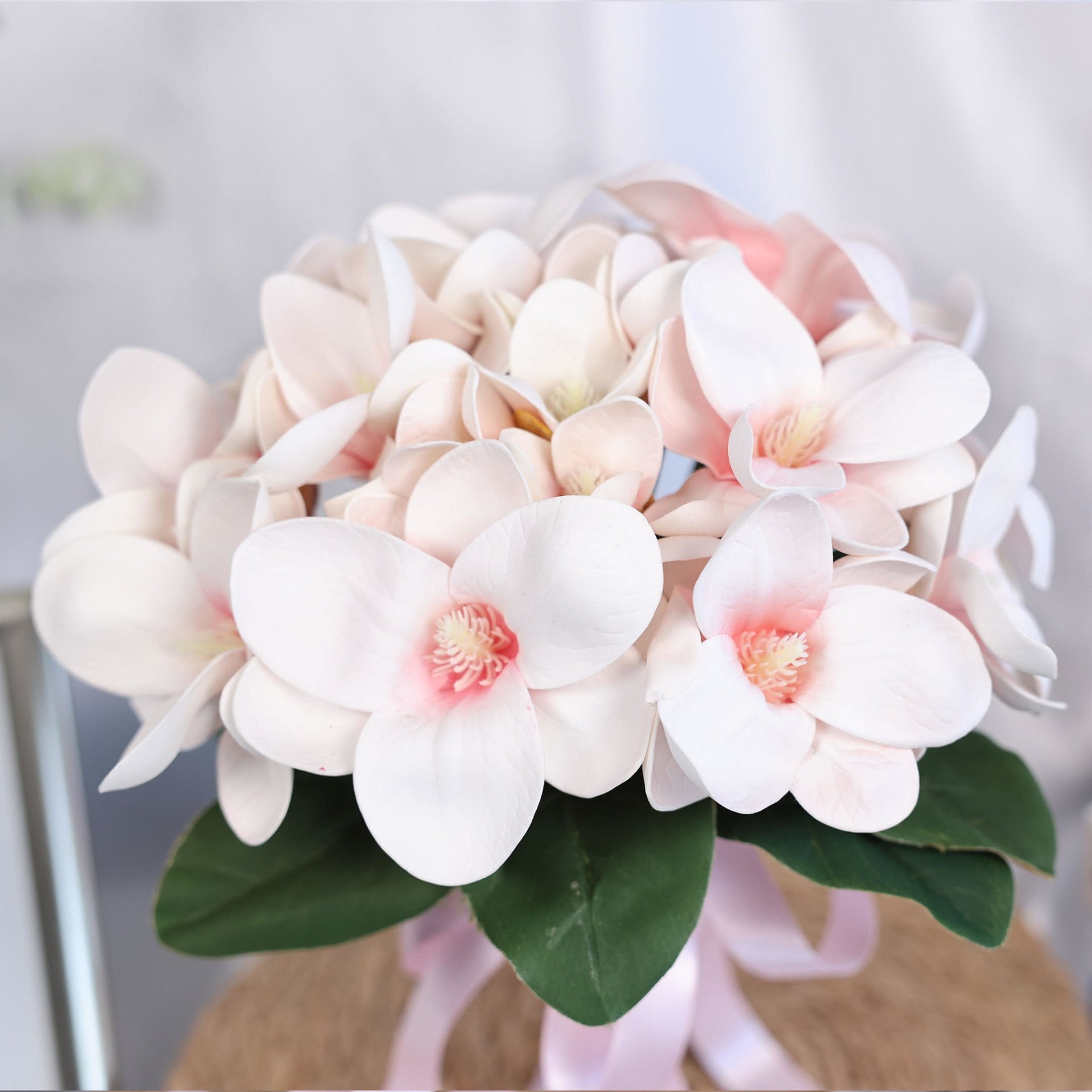 ROMANTIC MAGNOLIA