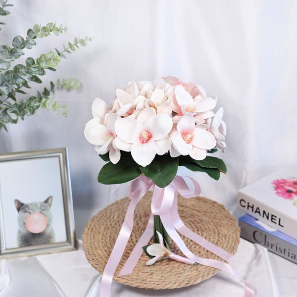 ROMANTIC MAGNOLIA